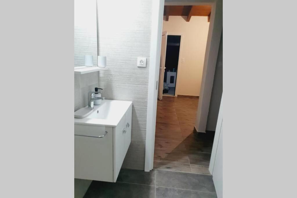 V&E'S Apartments Pigadhia  Екстер'єр фото