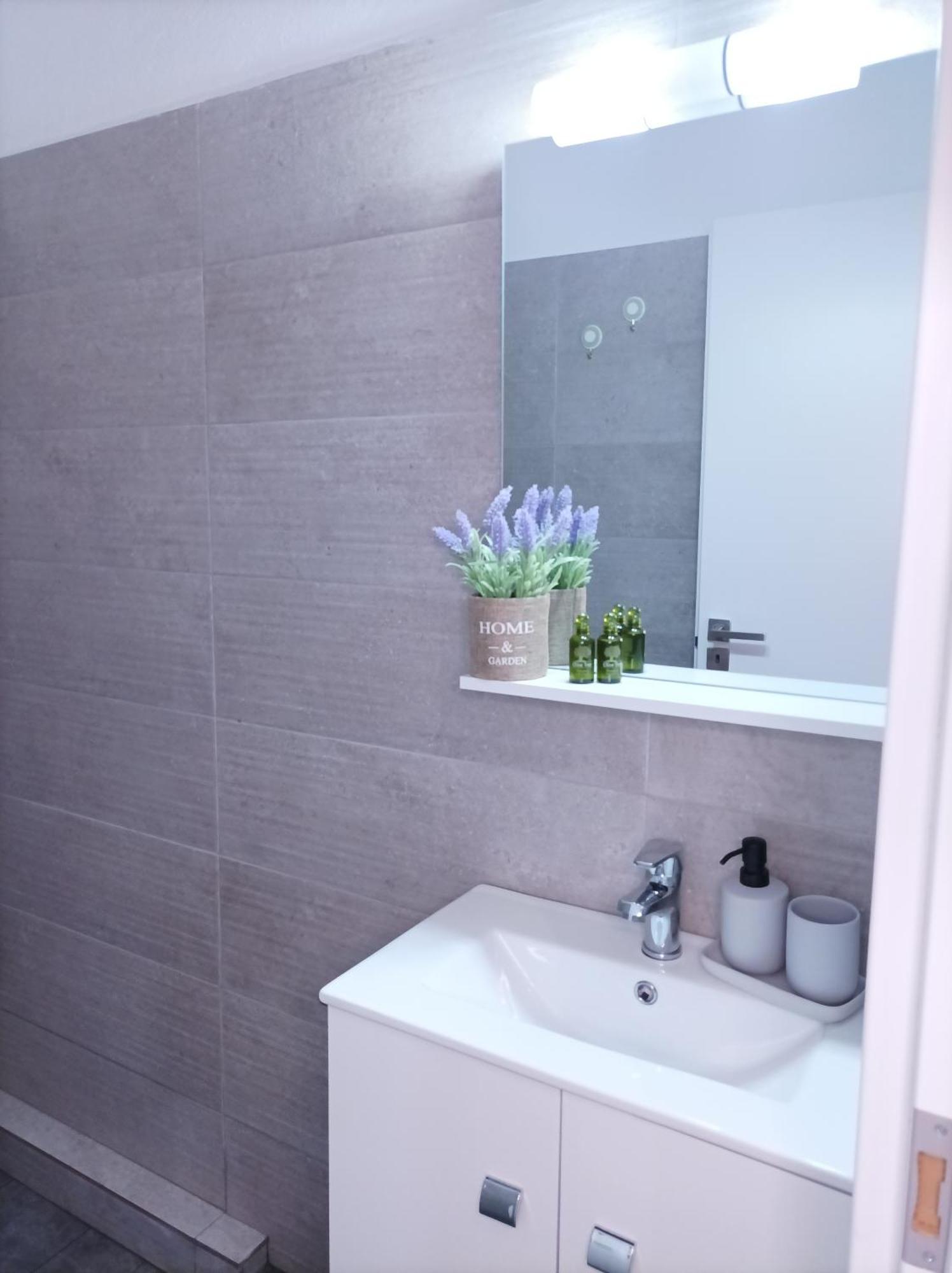 V&E'S Apartments Pigadhia  Екстер'єр фото